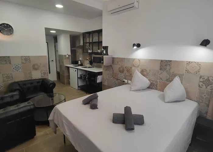 Pueblo Mar 4*